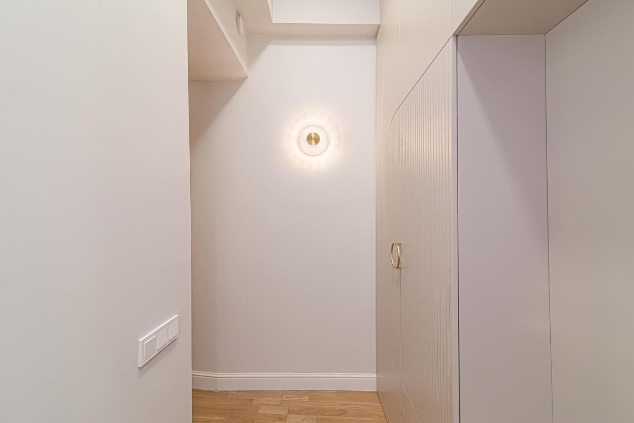 #stayhere - Authentic & Artsy In Heart Of Old Town Apartment