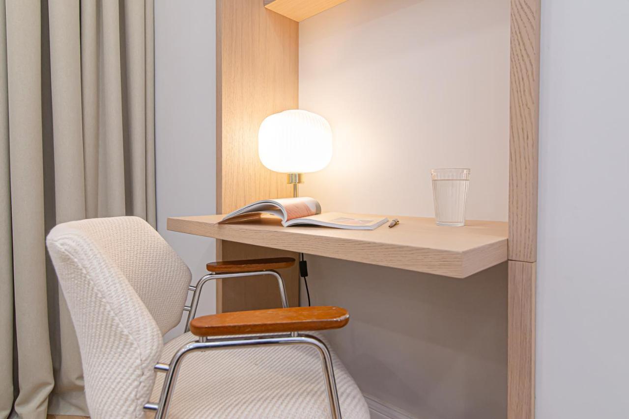 Апартаменты #stayhere - Authentic & Artsy In Heart Of Old Town Вильнюс