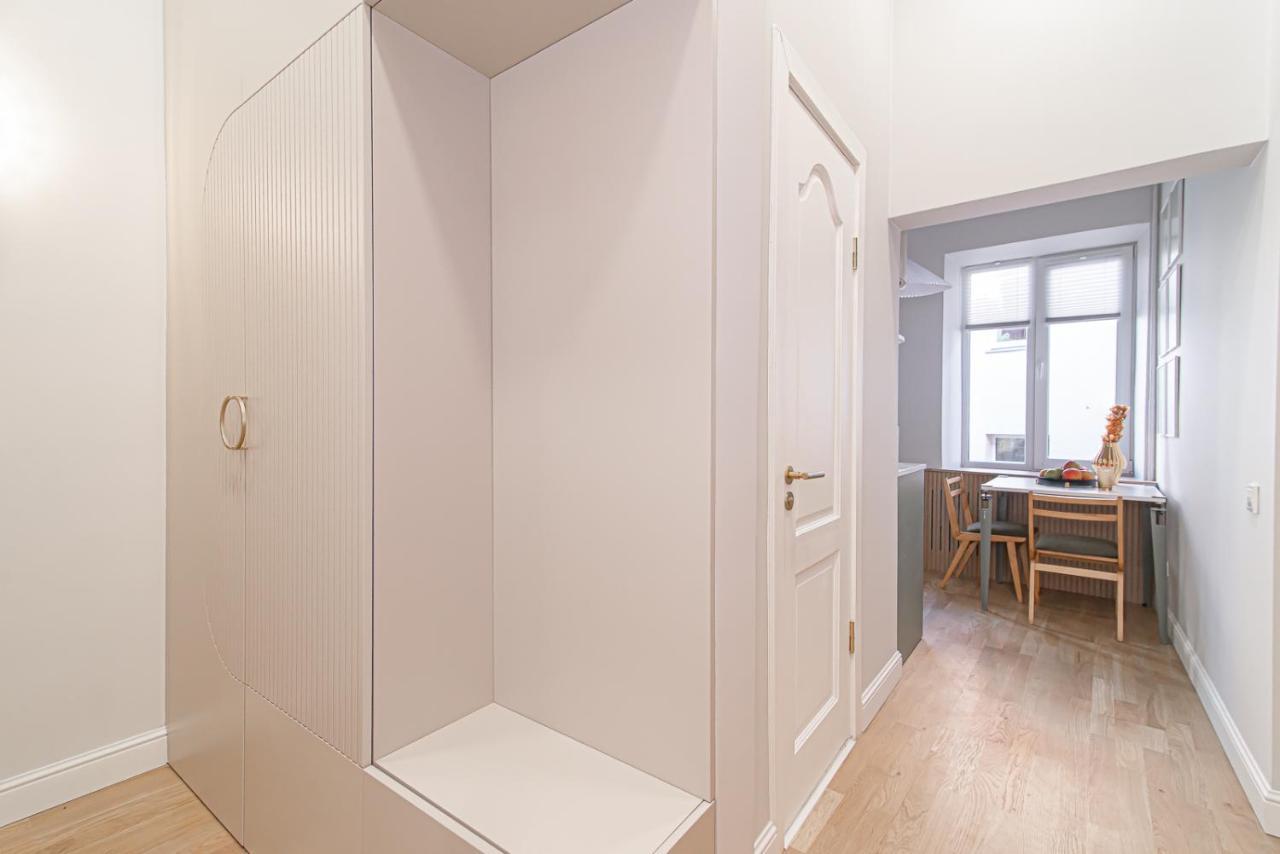 #stayhere - Authentic & Artsy In Heart Of Old Town Apartment Wilna